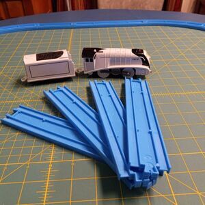 TOMY Train Spencer and Tender w/ (4) pieces  Straight Track Battery Operated